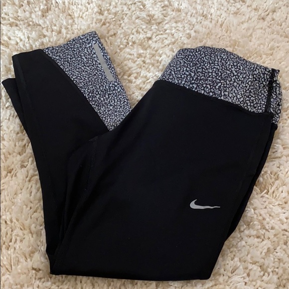 Nike Capri leggings - Picture 1 of 1